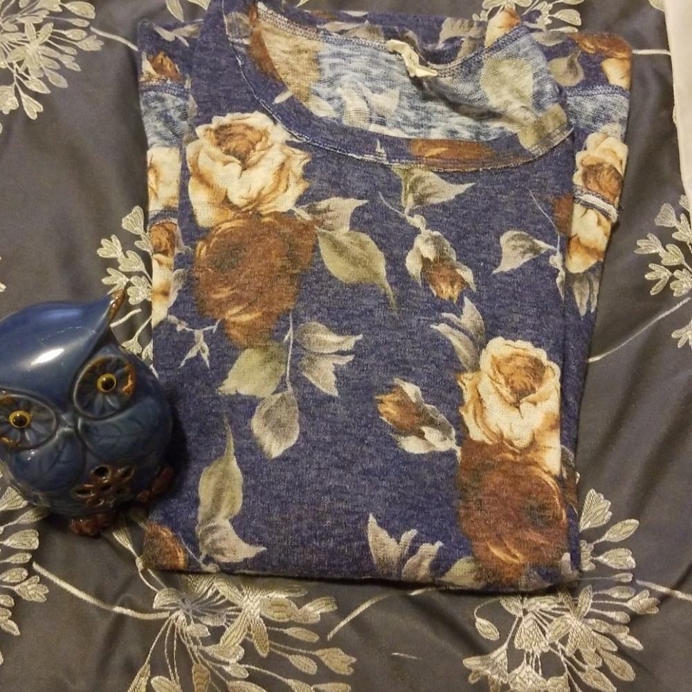 Longsleeve Blue Floral Top